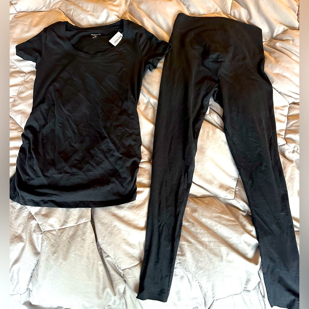 Maternity short sleeve scoop-neck cotton jersey T-shirt and legging set size S
